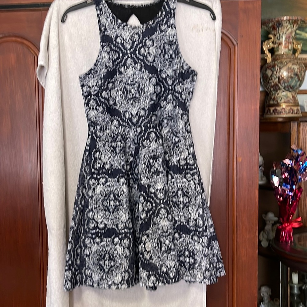 Aeropostale Cute Fitted & Flare Black & White Paisley Skater Dress Size SP